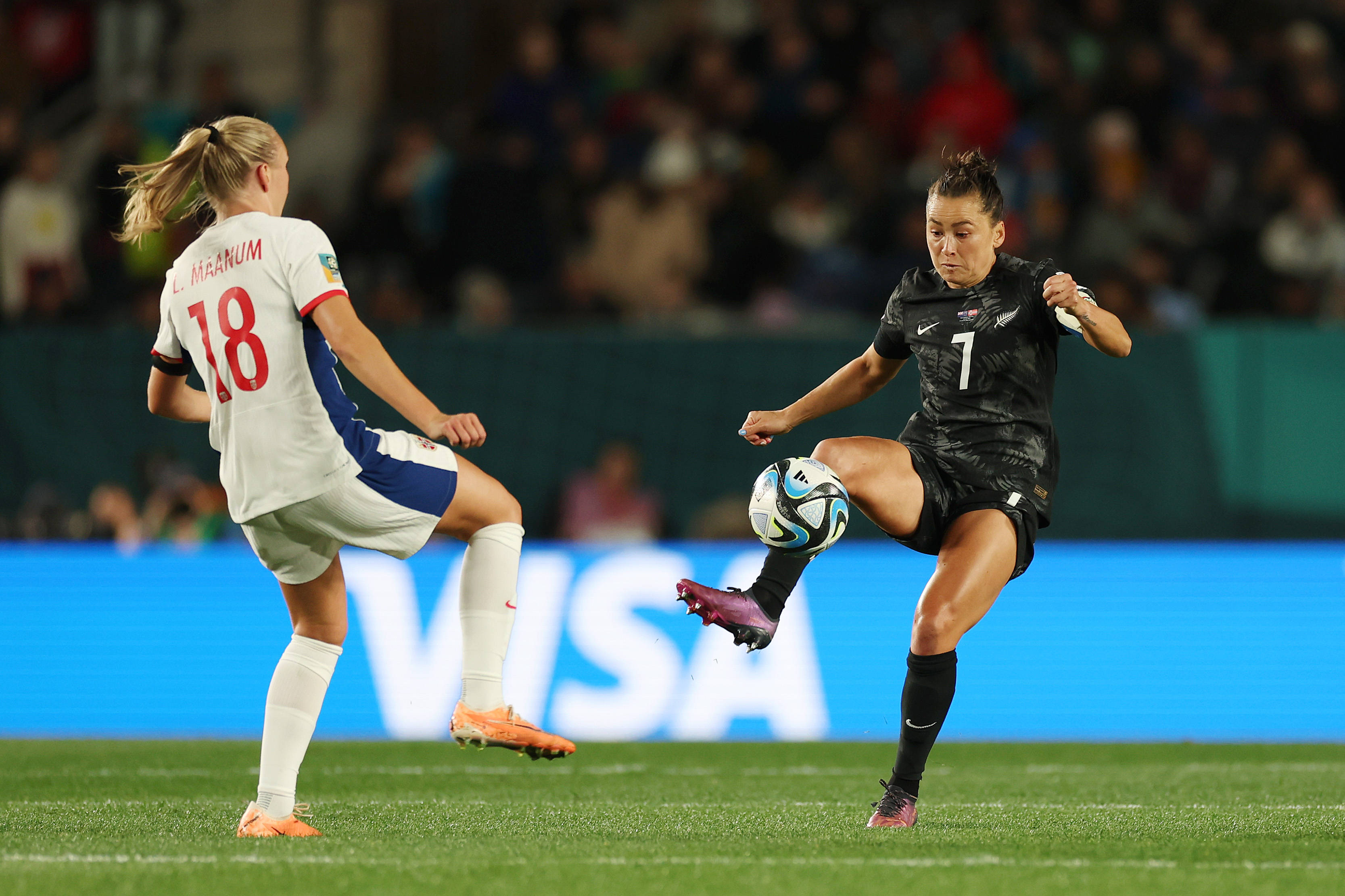 爱游戏中国官网-国际女足比赛中中国选手斩获多金