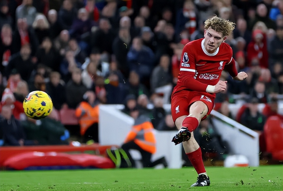 爱游戏官网-利物浦战胜谢菲联，继续保持领先位置