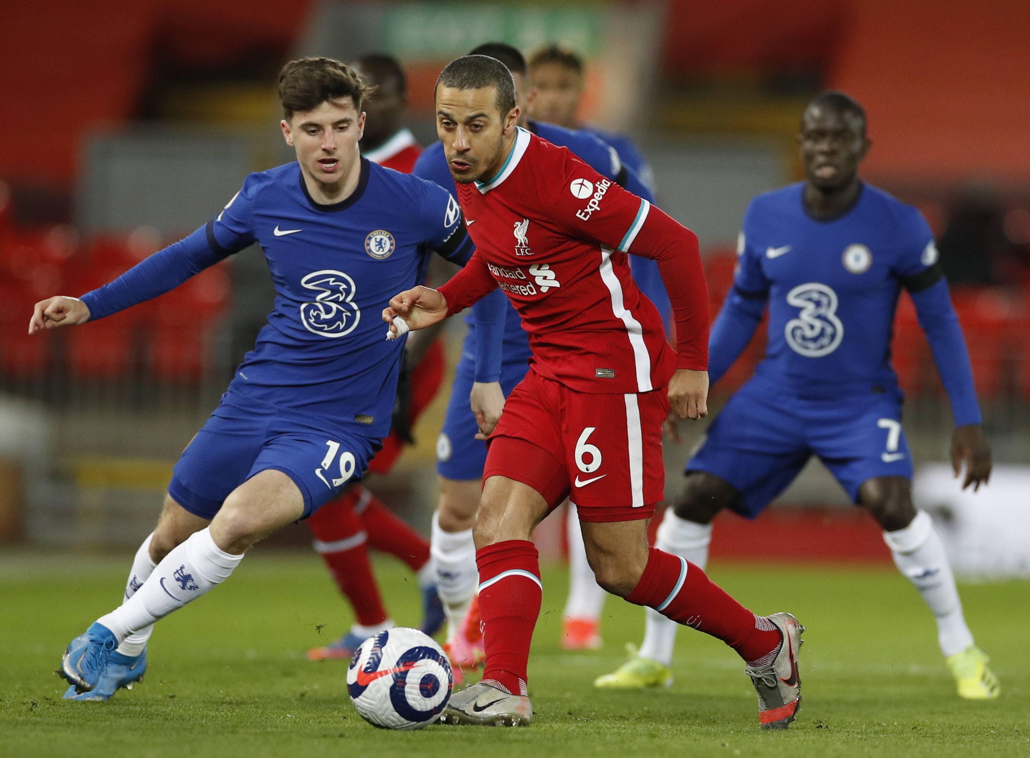 利物浦战胜谢菲联，继续保持领先位置