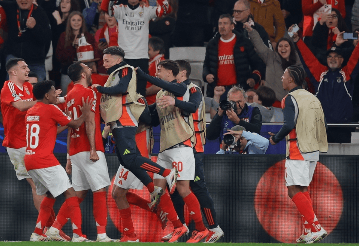 欧预赛强队对抗,场上掀起高潮惊险连连 欧预赛强队对抗,场上掀起高潮惊险连连