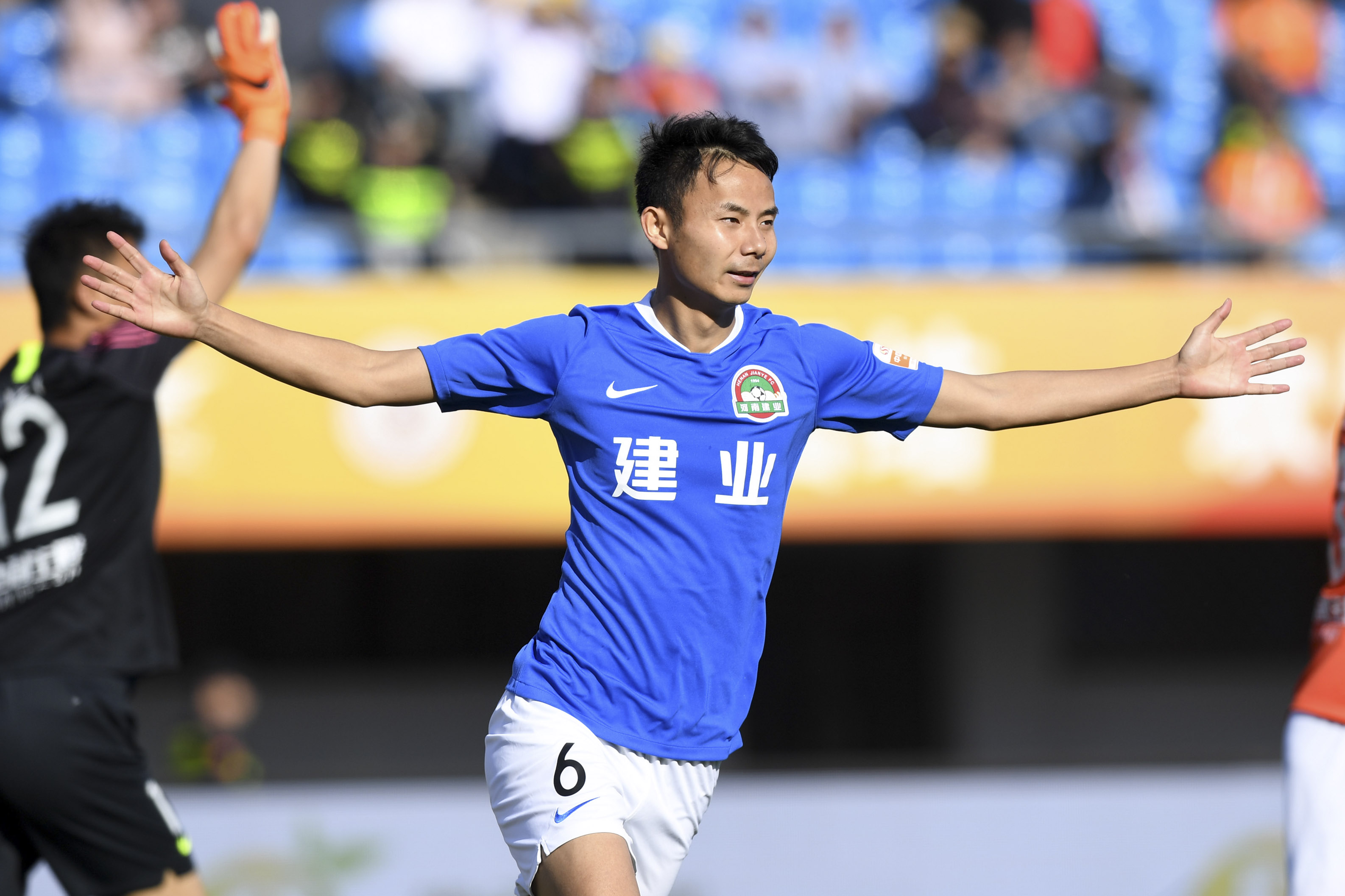 爱游戏入口-包含北京人和主场击败河南建业，终结两连败的词条