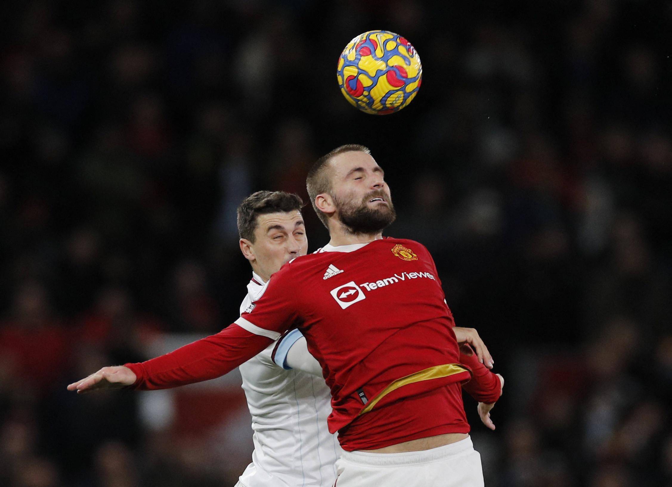 爱游戏在线-曼联客场逆袭伯恩利，卡瓦尼梅开二度的简单介绍