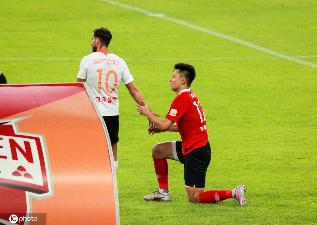 包含武汉卓尔备战深圳深足，球队努力保持连胜的词条