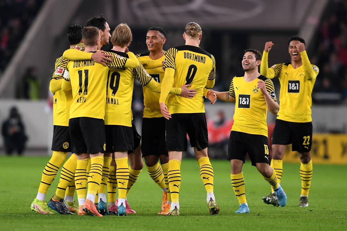 多特蒙德队员在场上发挥出色