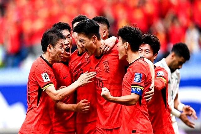 球队表现抢眼,晋级形势堪忧 球队表现抢眼,晋级形势堪忧