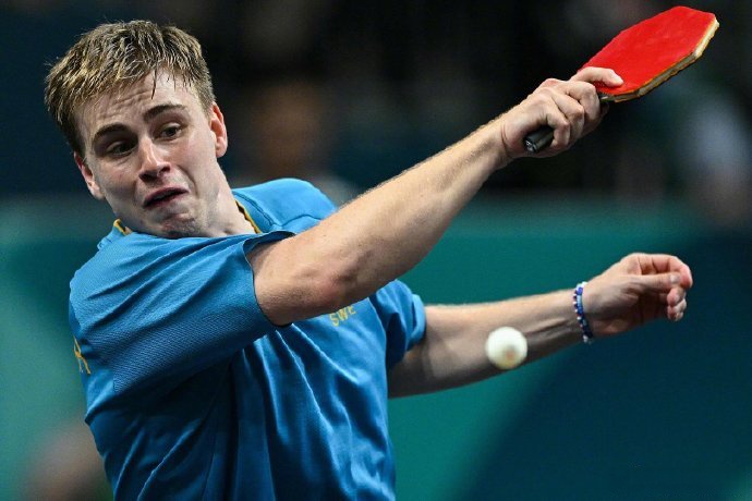 瑞典队取得历史性胜利，球员表现突出