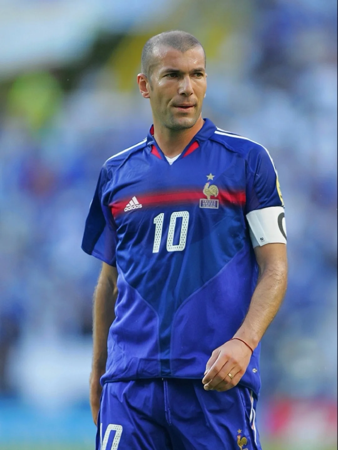 爱游戏官网-包含维戈塞尔塔中场状态低迷球队需寻找解决方案的词条