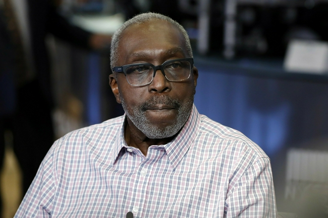 篮球名宿接受采访透露职业生涯心路历程的简单介绍