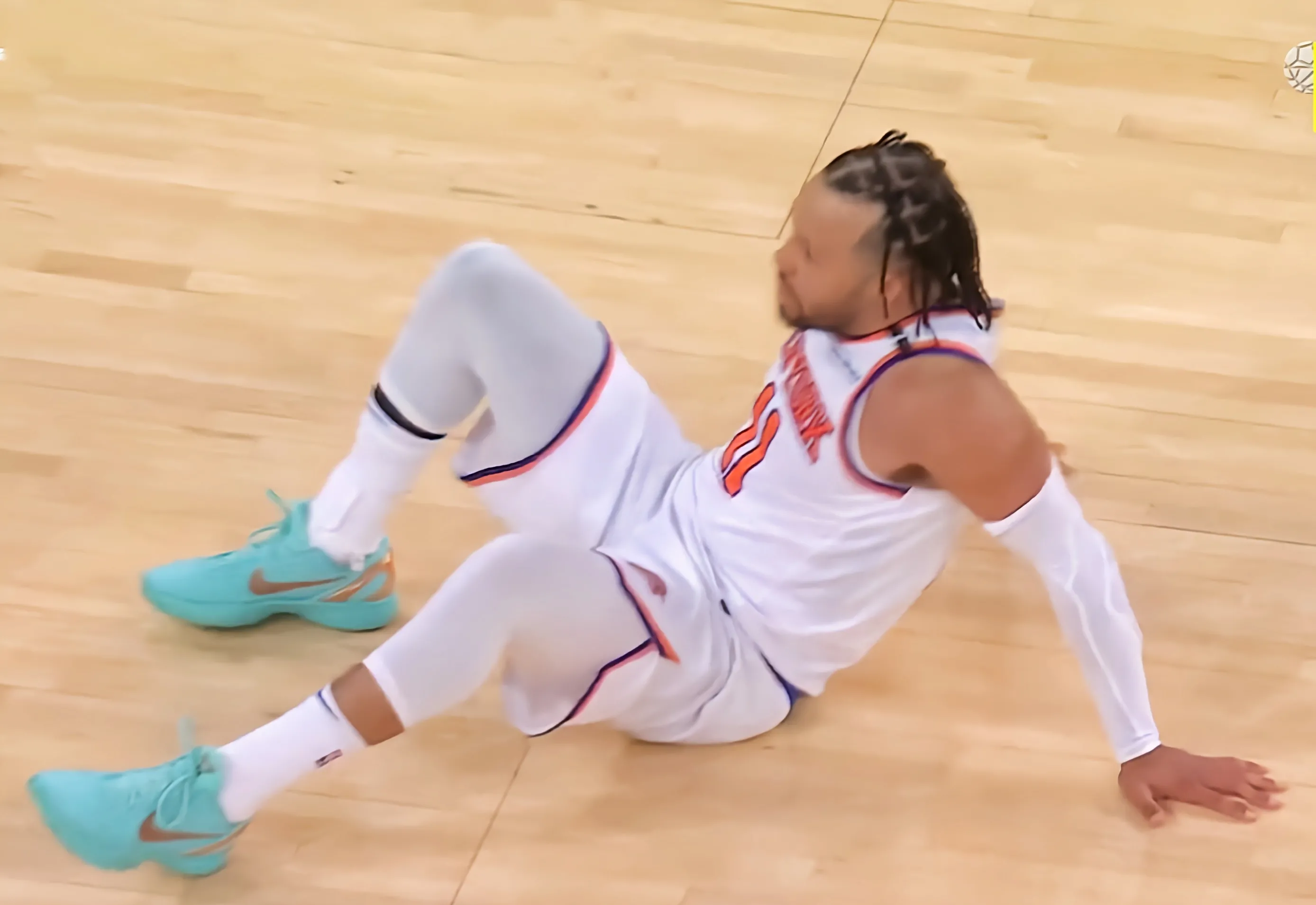 爱游戏体育官网-尼斯客场逆转，击败对手豪取三分