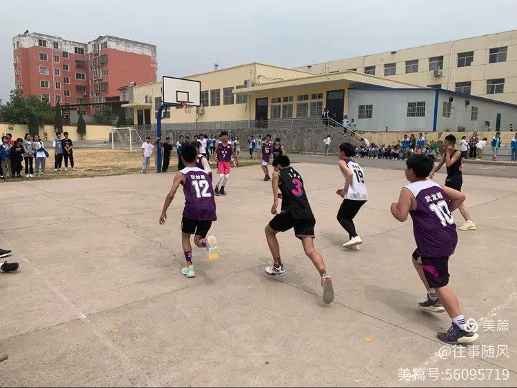 格拉纳达队员在比赛中努力拼搏的简单介绍 格拉纳达队员在比赛中努力拼搏的简单介绍